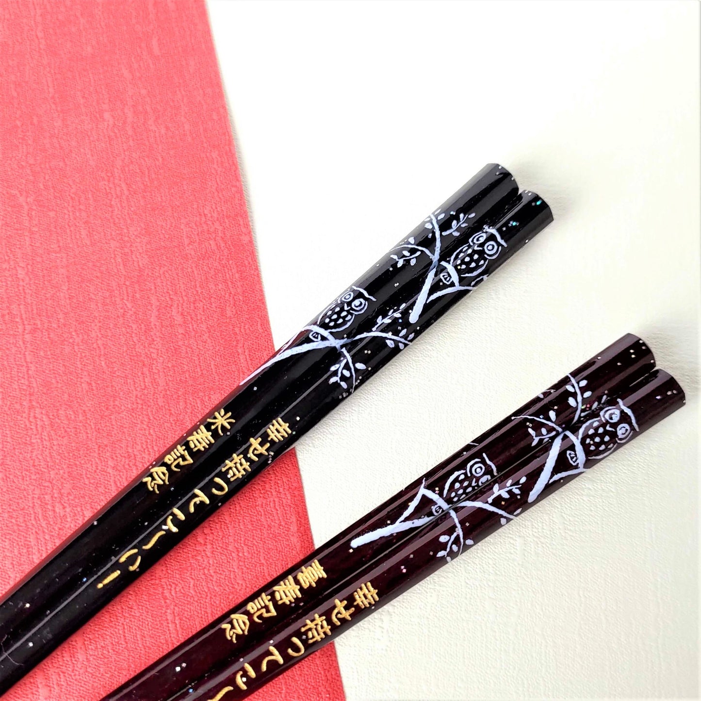 Elegant Japanese chopsticks crowned with owl black red - SINGLE PAIR
