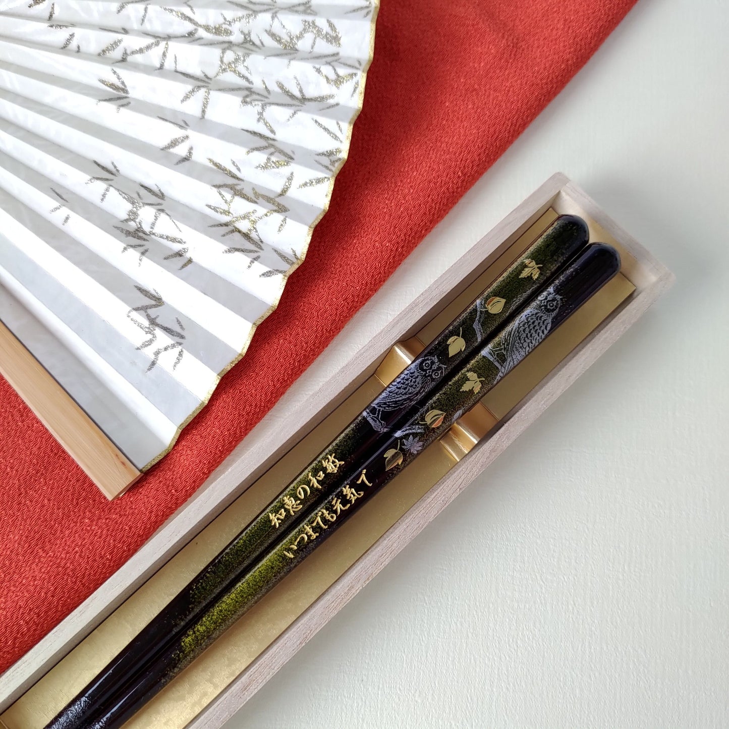 Luxury gold leaves and owls Japanese chopsticks green red - SINGLE PAIR WITH ENGRAVED WOODEN BOX SET