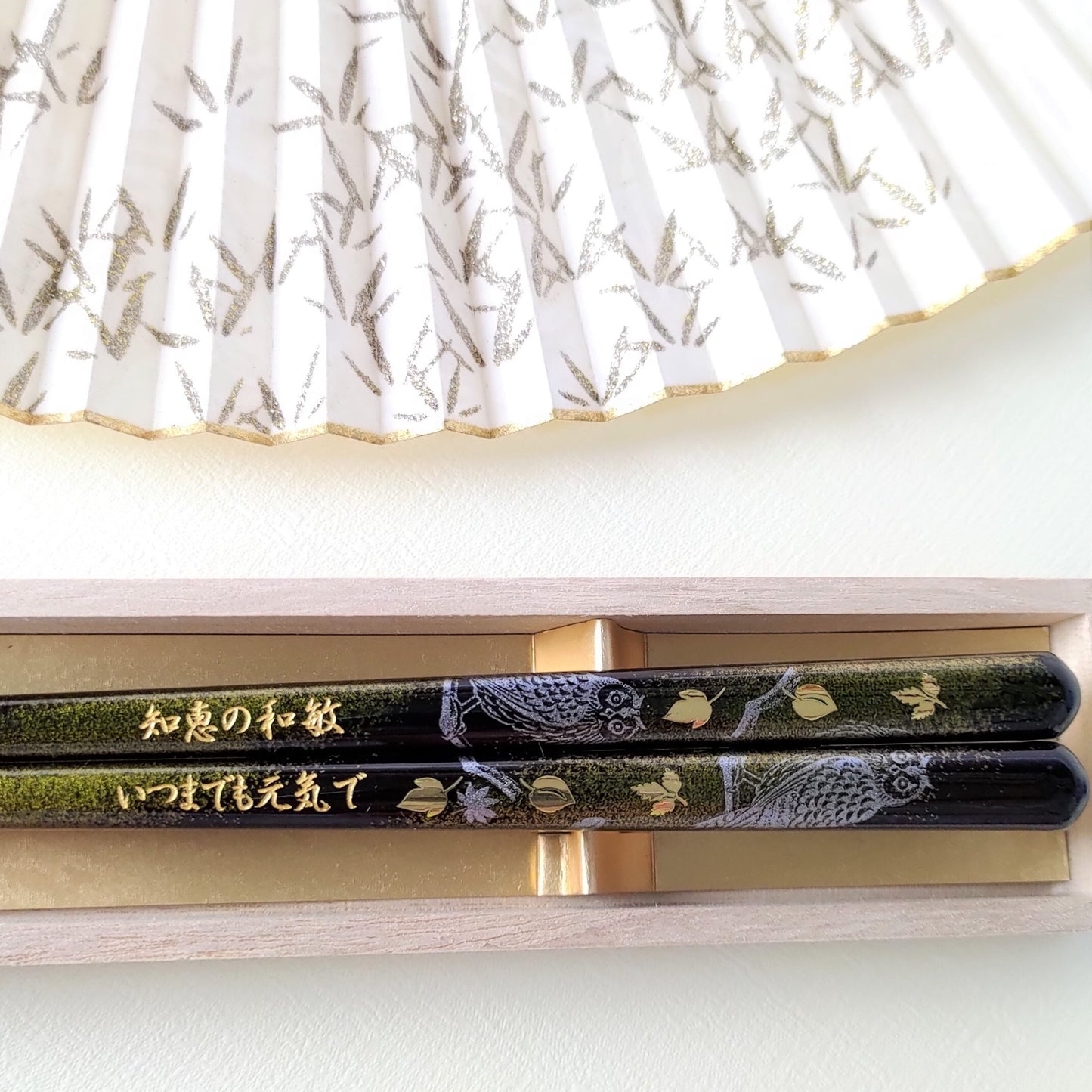 Luxury gold leaves and owls Japanese chopsticks green red - SINGLE PAIR WITH ENGRAVED WOODEN BOX SET