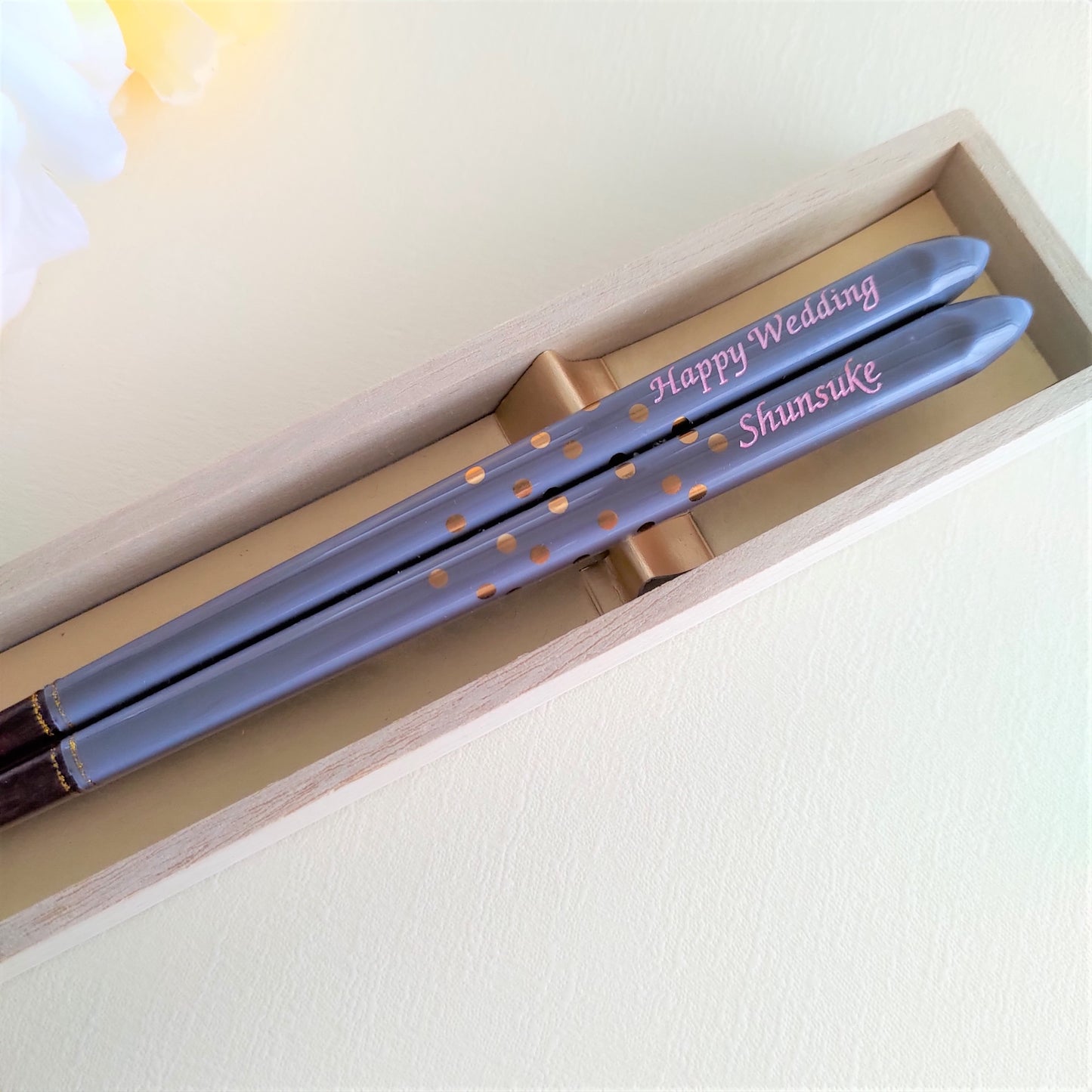 Golden spot Japanese chopsticks gray pink - SINGLE PAIR WITH ENGRAVED WOODEN BOX SET