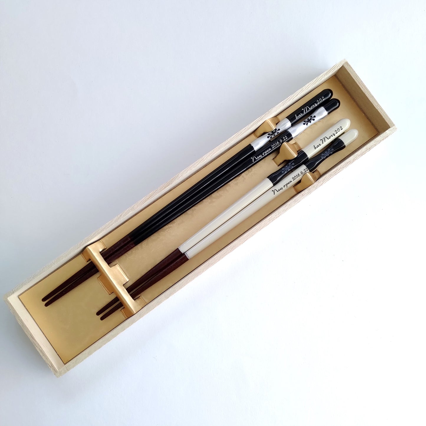 Heart of the forest Japanese chopsticks black white - DOUBLE PAIR WITH ENGRAVED WOODEN BOX SET
