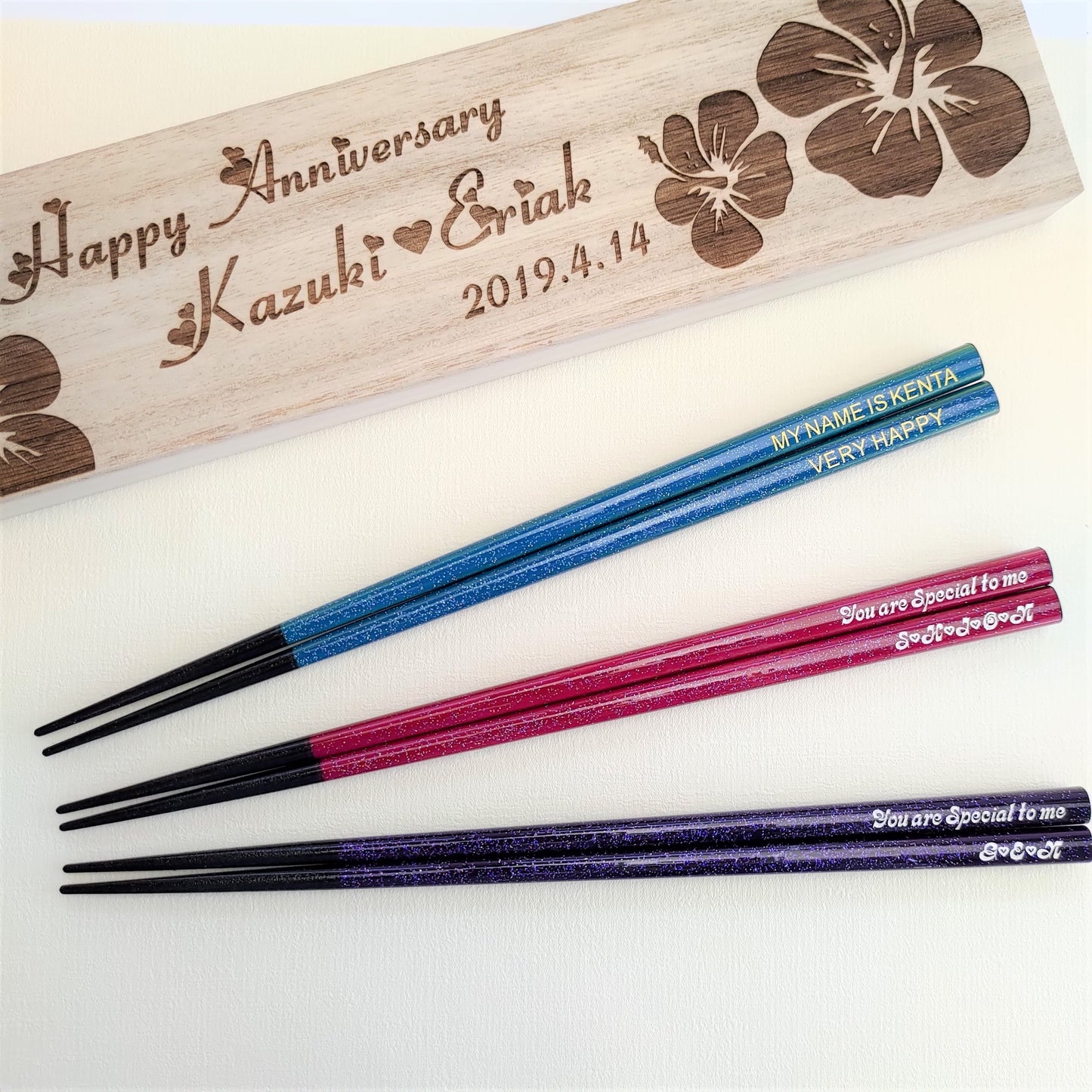 Shiny stars Japanese chopsticks blue red purple - DOUBLE PAIR WITH ENGRAVED WOODEN BOX SET