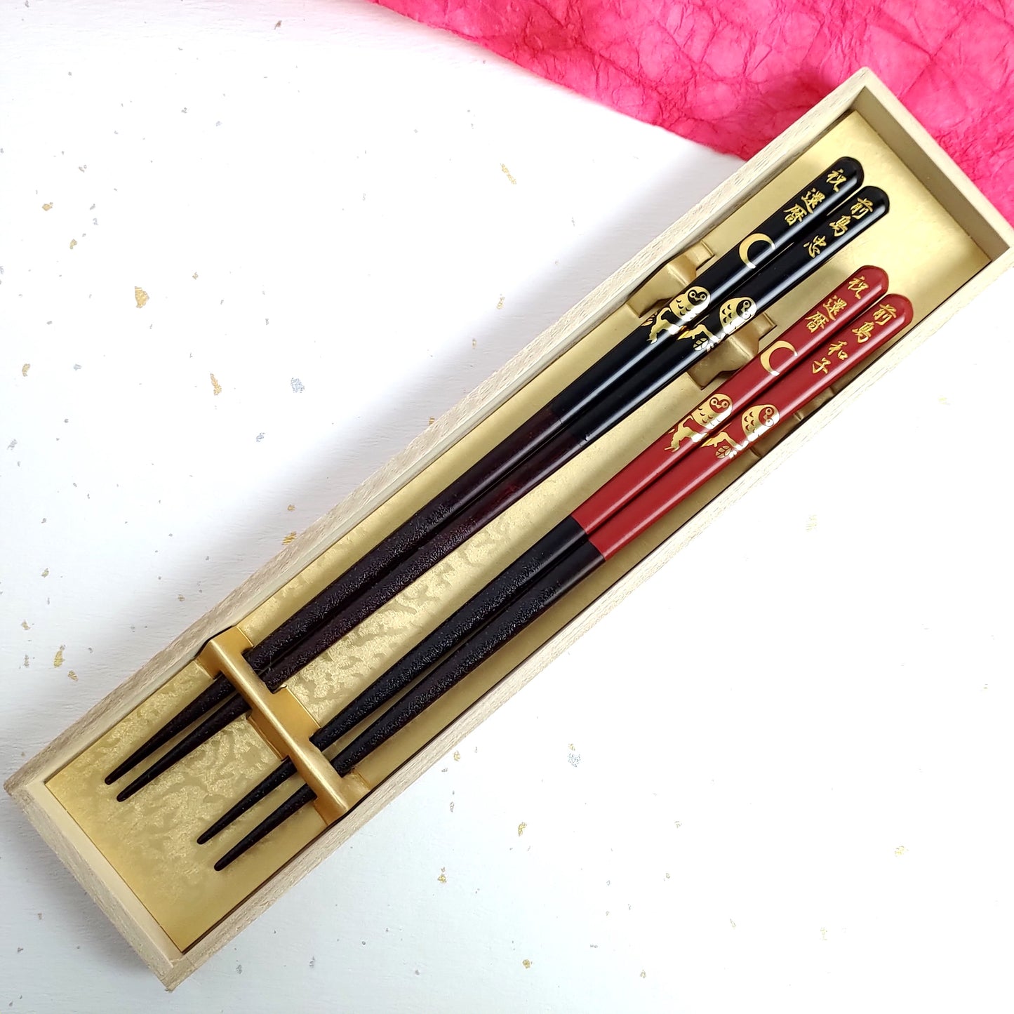 Luxurious Japanese chopsticks with golden owls under the moon design black red - DOUBLE PAIR WITH ENGRAVED WOODEN BOX SET