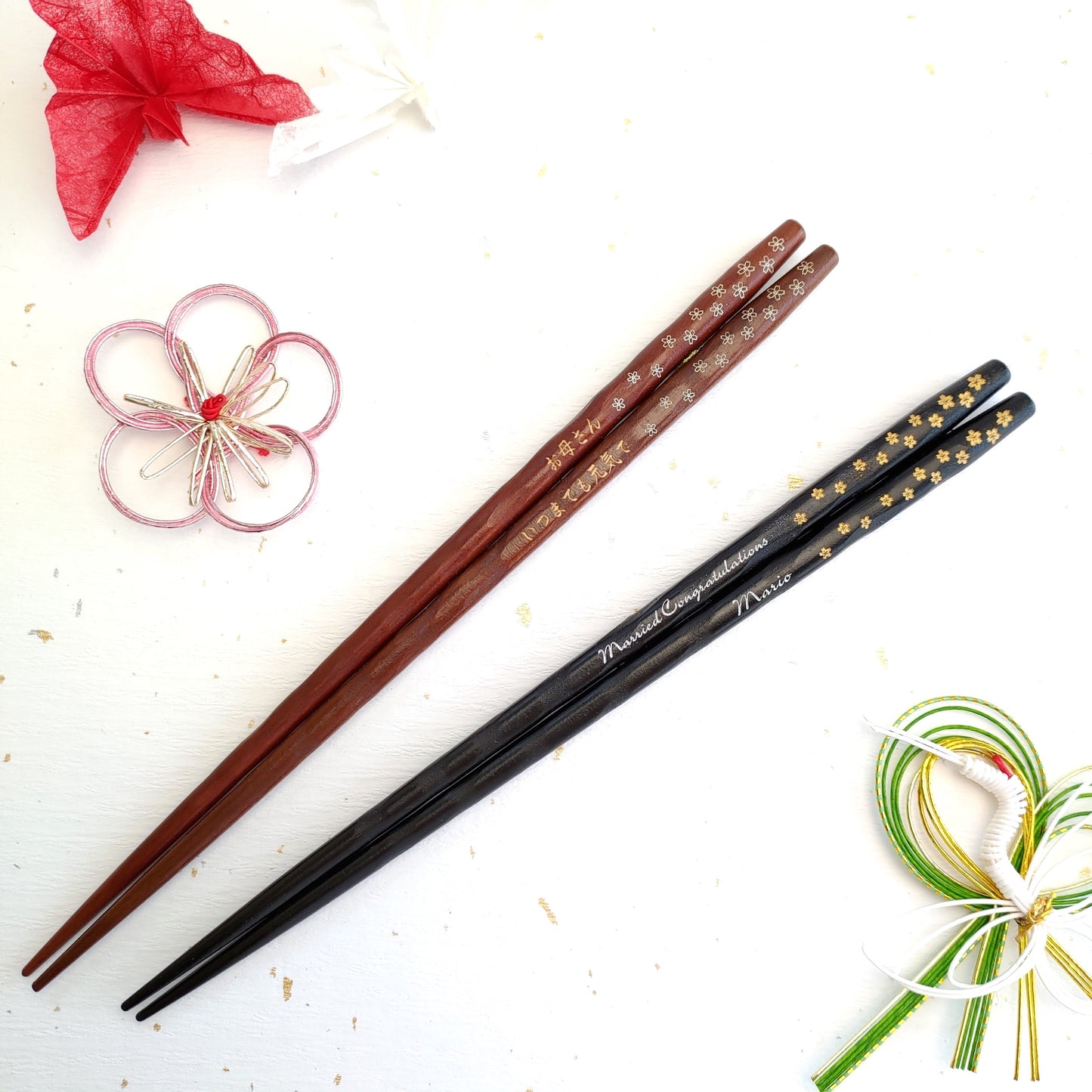 Mahana Japanese chopsticks with engraved small flowers black brown - SINGLE PAIR WITH ENGRAVED WOODEN BOX SET